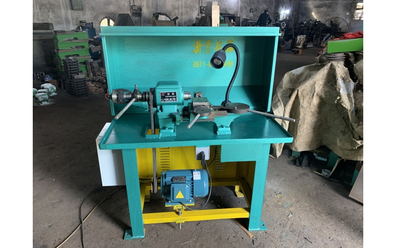 儀表車床的特點和維護